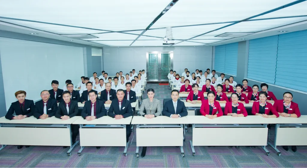 日新化妆品员工